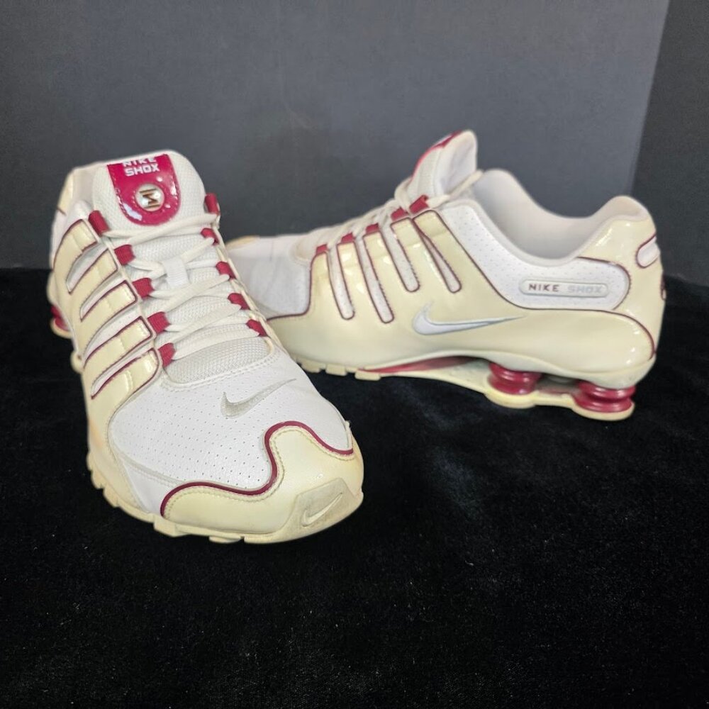 Nike Shox NZ Men's Leather White Red Sneakers 378341-145 Size 12 RARE HTF